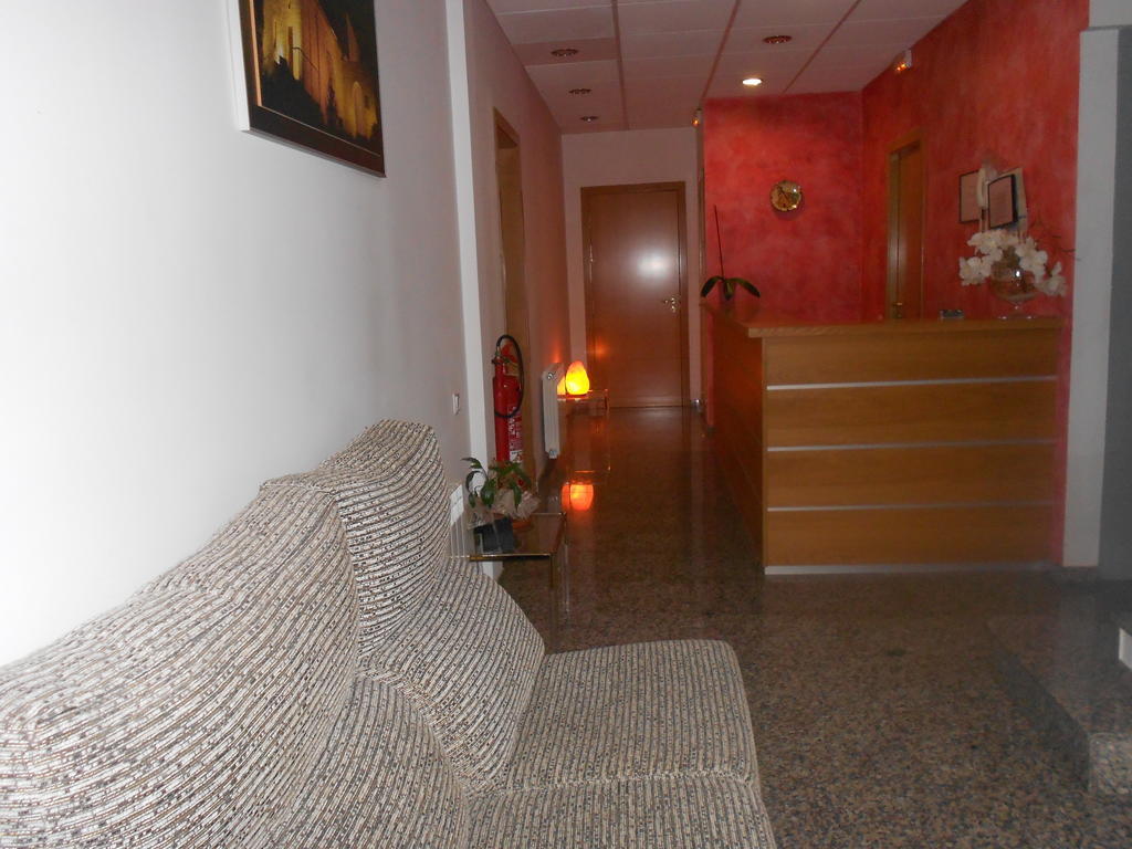 Hostal Ca La Irene Sant Vicens De Castellet Ngoại thất bức ảnh